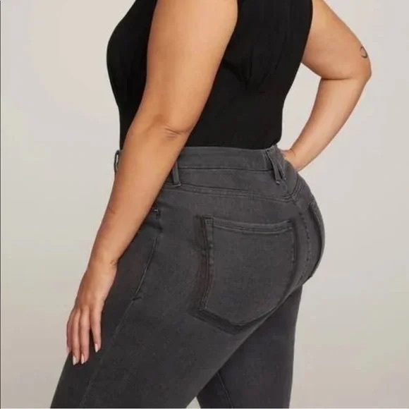 Good American Good Legs Shadow Pocket Jeans - Picture 2 of 6